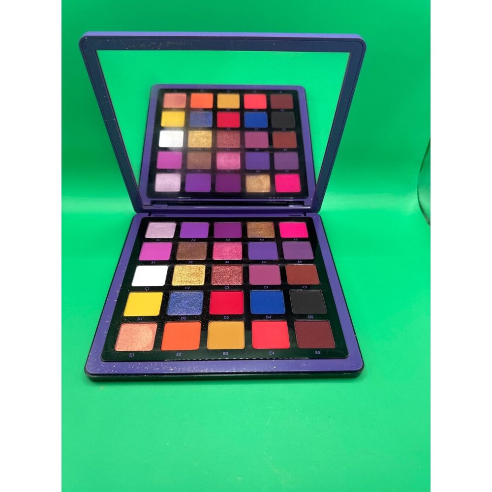 ABH Norvina Collection Eyeshadow Palette With Mirror vol 1